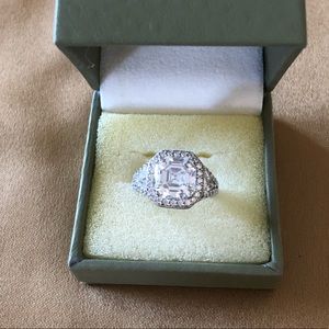 Beautiful Sterling Silver Judith Ripka Ring w/box